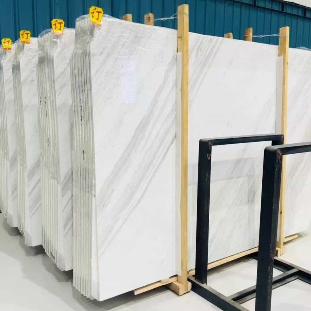 سنگ تراورتن سفید با جلوه‌ ای لوکس برای طراحی داخلی